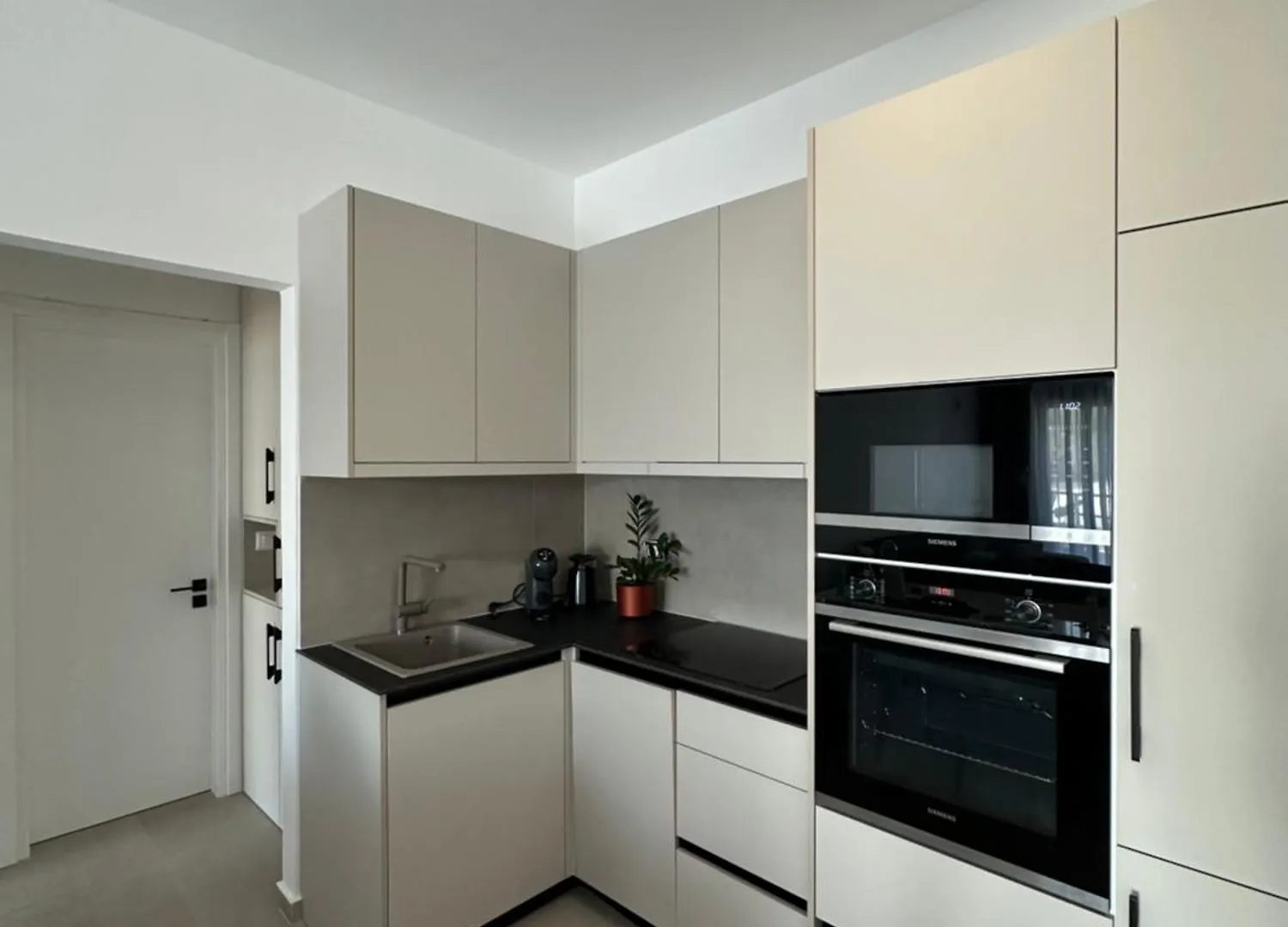 סרנדה New Apartment Riverside אלבניה